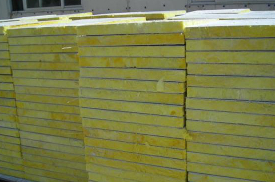 外墻用復(fù)合巖棉保溫板