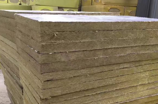 外墻用復(fù)合巖棉保溫板